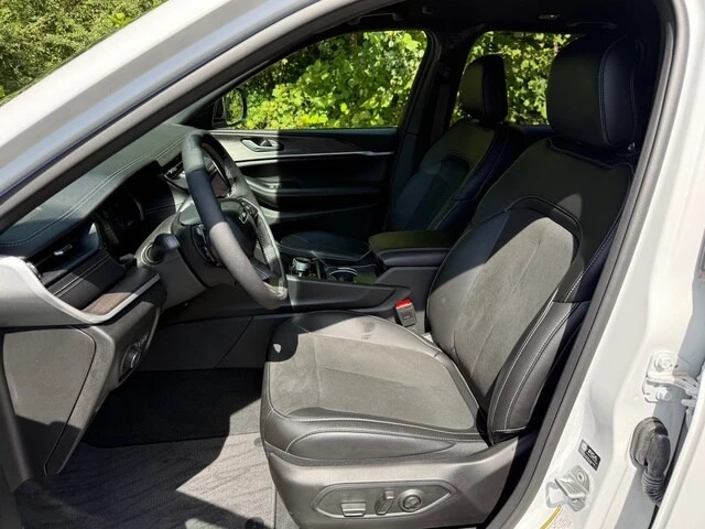 2026 Jeep WL Grand Cherokee - Image 11 of 29