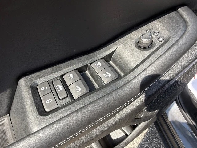 2026 Jeep WL Grand Cherokee - Image 13 of 31