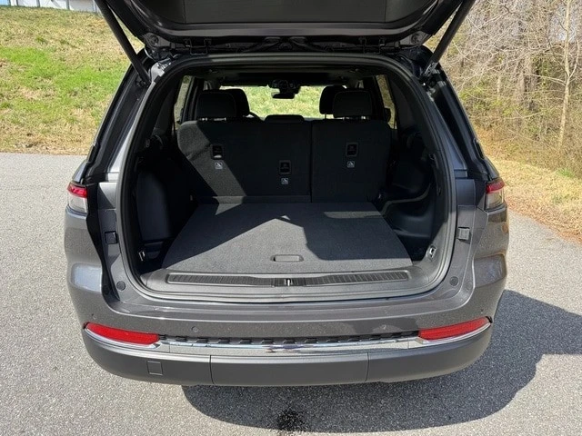2026 Jeep WL Grand Cherokee - Image 16 of 31