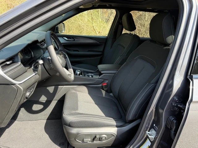 2026 Jeep WL Grand Cherokee - Image 12 of 31
