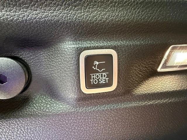 2026 Jeep WL Grand Cherokee - Image 21 of 31