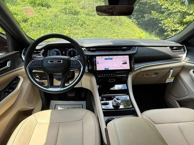 2026 Jeep WL Grand Cherokee - Image 11 of 31