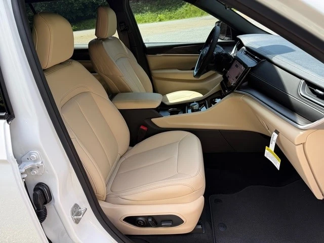 2026 Jeep WL Grand Cherokee - Image 24 of 31