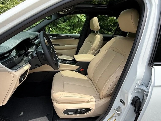 2026 Jeep WL Grand Cherokee - Image 12 of 31