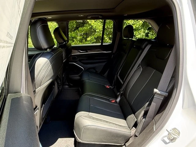 2026 Jeep WL Grand Cherokee - Image 16 of 31