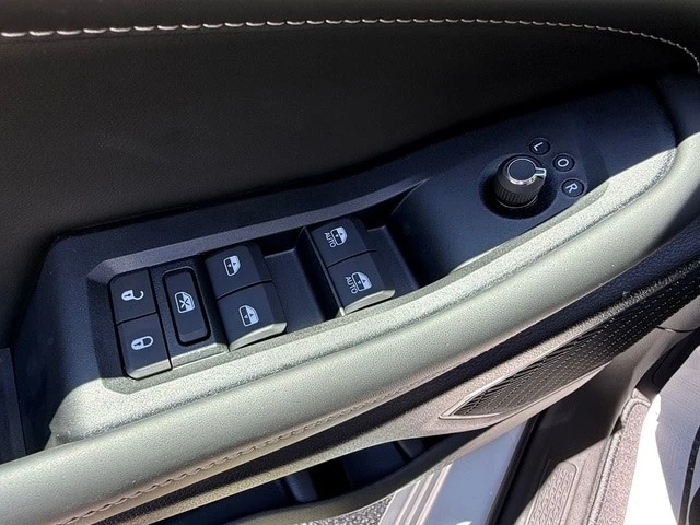 2026 Jeep WL Grand Cherokee - Image 14 of 31