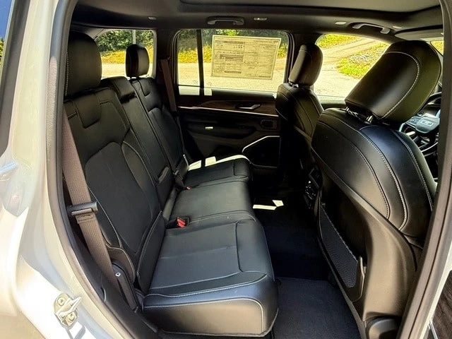 2026 Jeep WL Grand Cherokee - Image 20 of 31