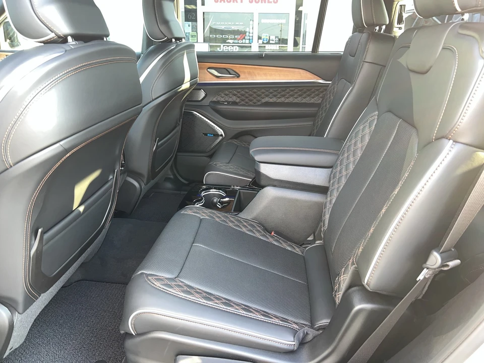2026 Jeep WL Grand Cherokee - Image 14 of 31