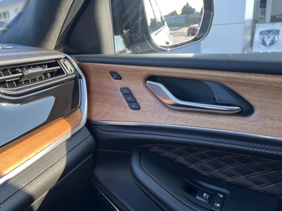 2026 Jeep WL Grand Cherokee - Image 27 of 31
