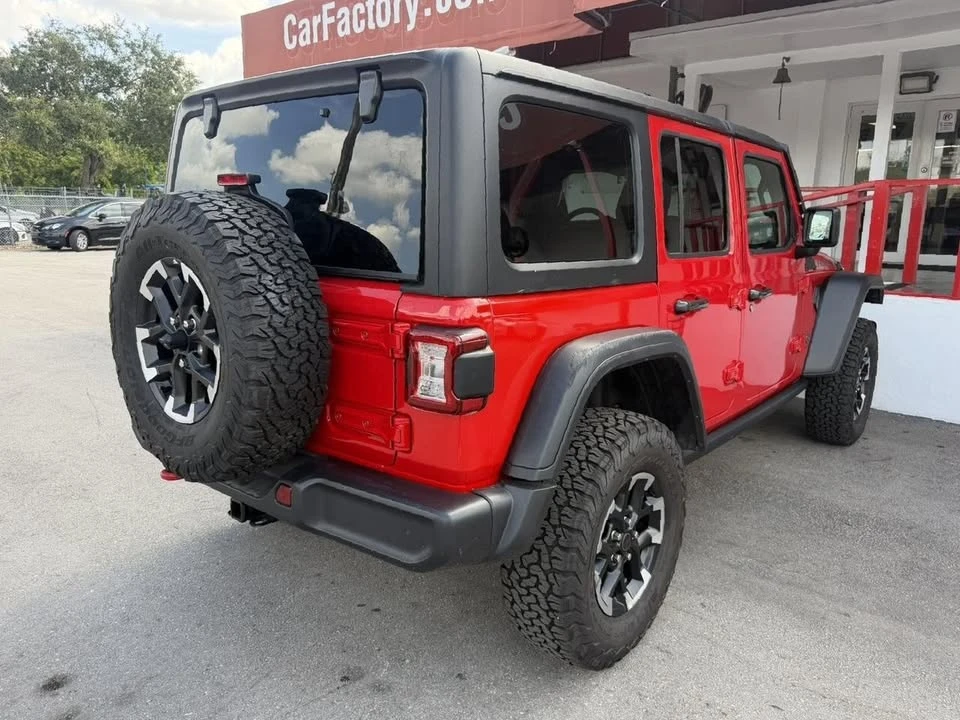 2026 Jeep JL Wrangler - Image 17 of 18