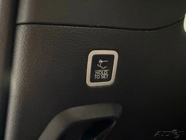 2026 Jeep WS Wagoneer - Image 10 of 12