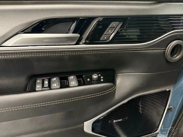2026 Jeep WS Wagoneer - Image 15 of 21