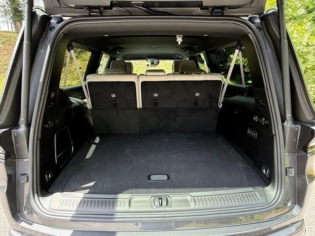 2026 Jeep WS Wagoneer - Image 19 of 31