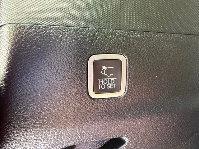 2026 Jeep WS Wagoneer - Image 22 of 31