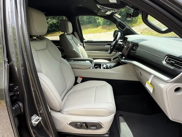 2026 Jeep WS Wagoneer - Image 25 of 31