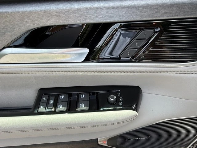 2026 Jeep WS Wagoneer - Image 13 of 31