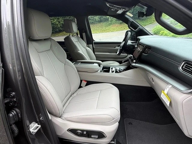2026 Jeep WS Wagoneer - Image 24 of 31