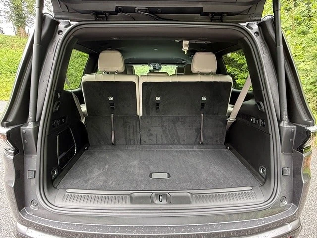 2026 Jeep WS Wagoneer - Image 19 of 31