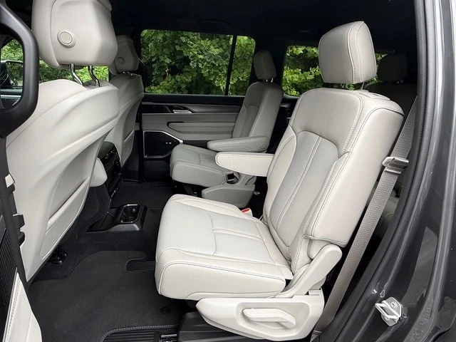 2026 Jeep WS Wagoneer - Image 16 of 31