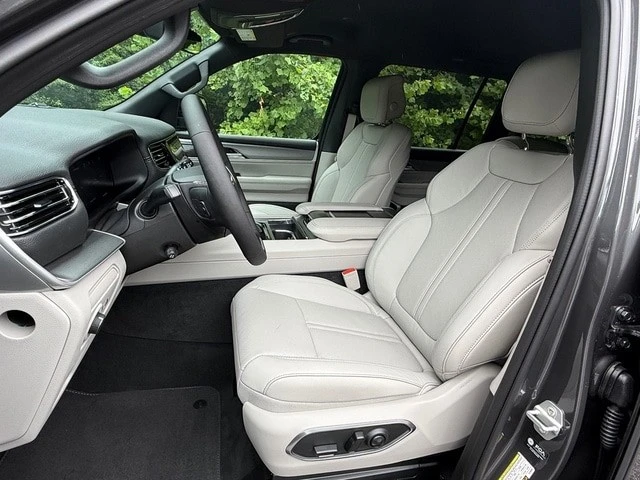 2026 Jeep WS Wagoneer - Image 12 of 31