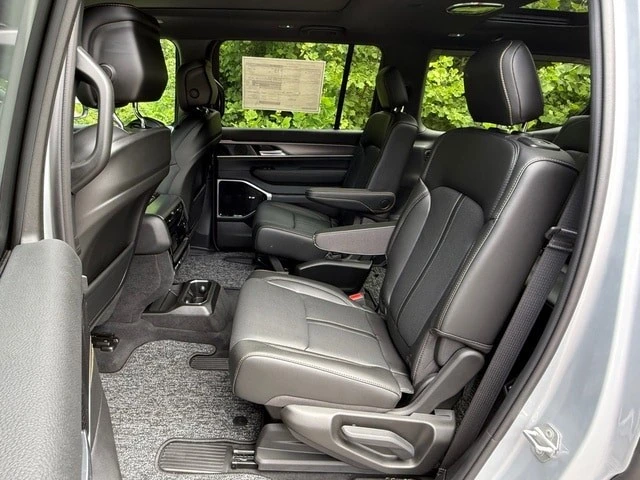 2026 Jeep WS Wagoneer - Image 16 of 31