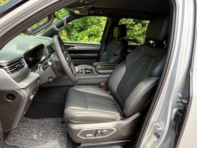 2026 Jeep WS Wagoneer - Image 12 of 31