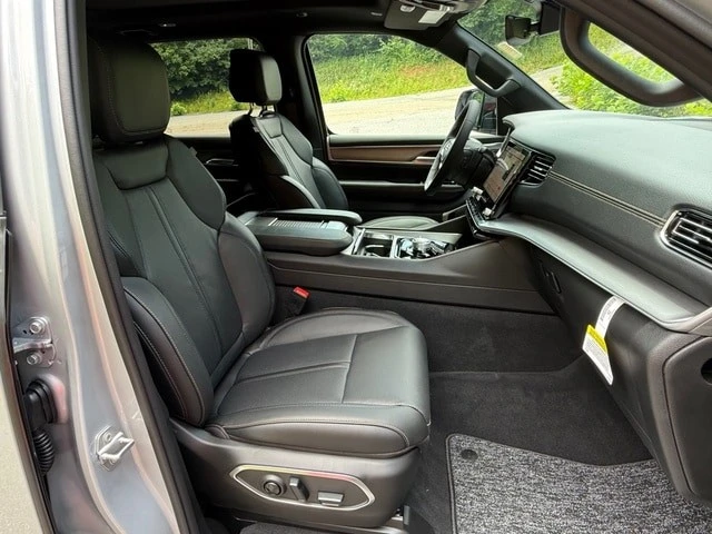 2026 Jeep WS Wagoneer - Image 26 of 31
