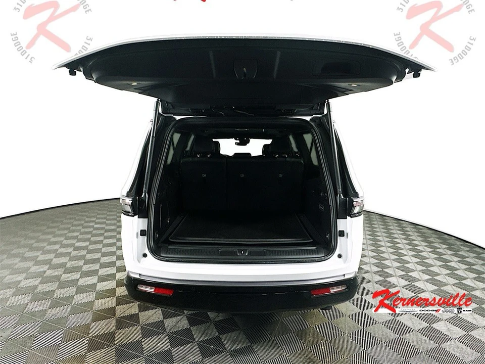 2026 Jeep WS Wagoneer - Image 16 of 21