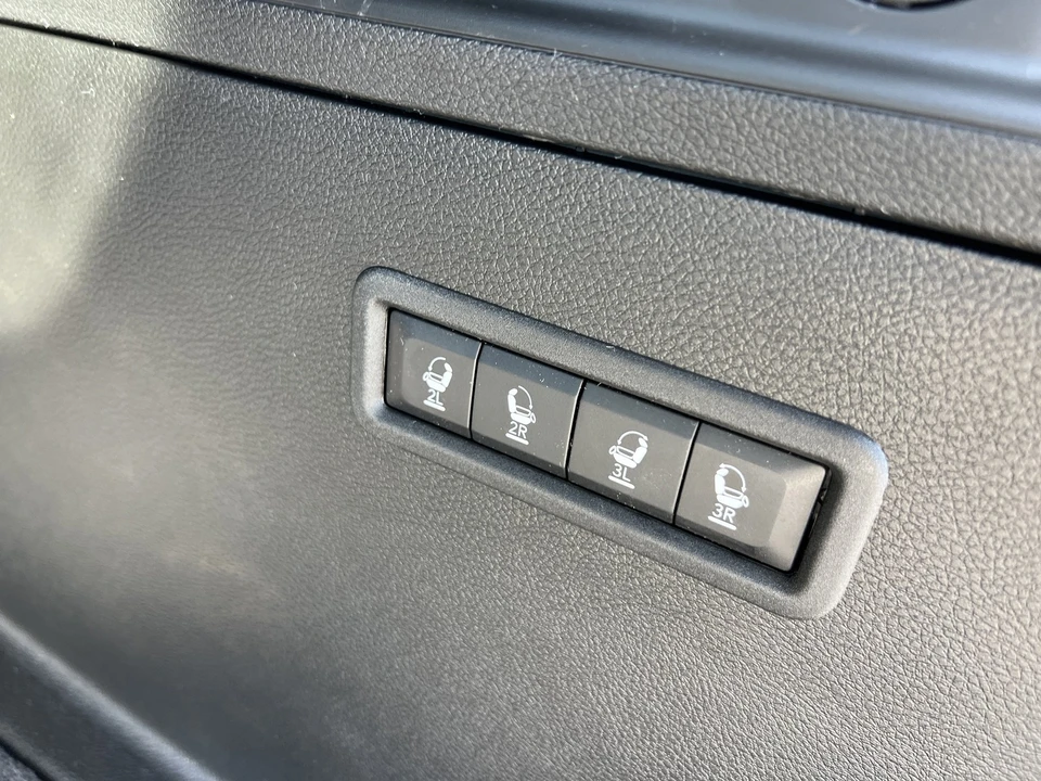 2026 Jeep WS Wagoneer - Image 10 of 31