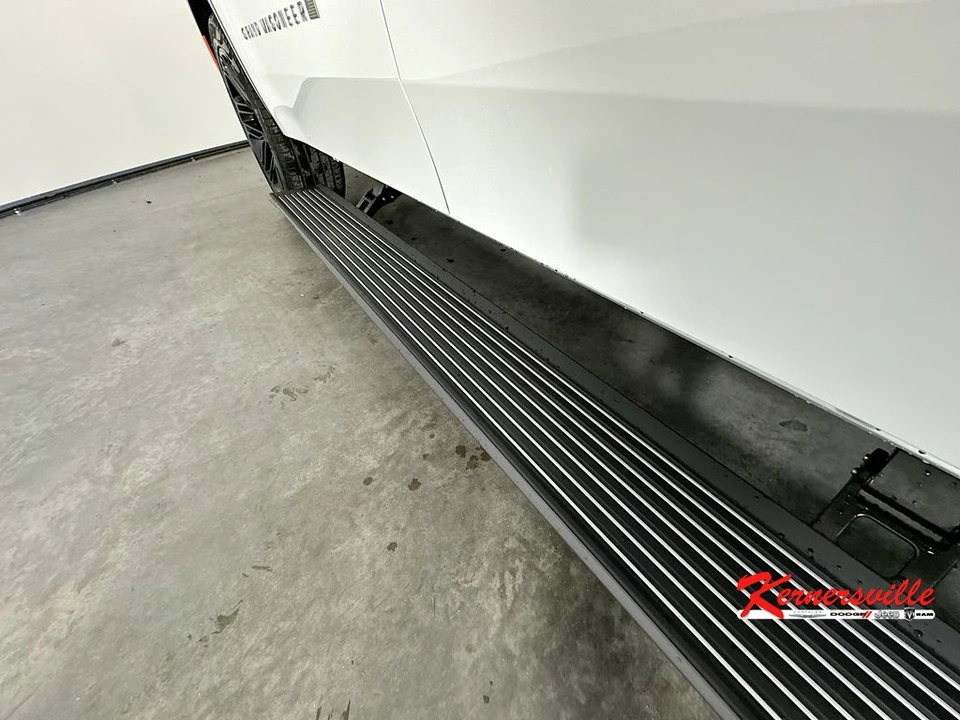 2026 Jeep WS Wagoneer - Image 22 of 23