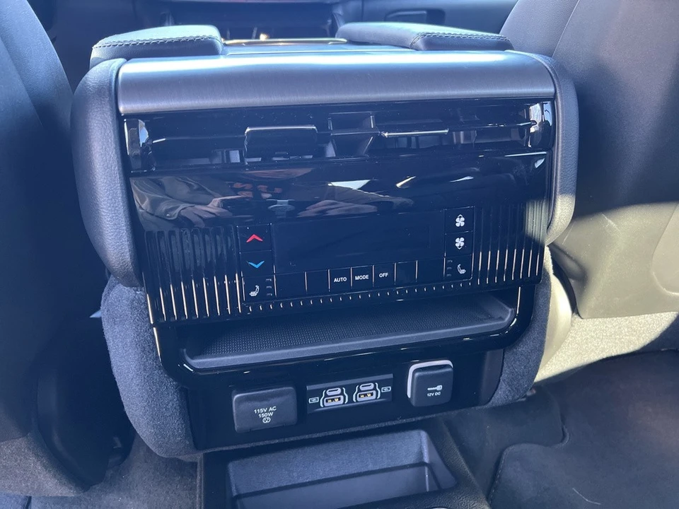 2026 Jeep WS Wagoneer - Image 19 of 21