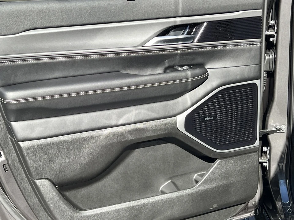 2026 Jeep WS Wagoneer - Image 17 of 21