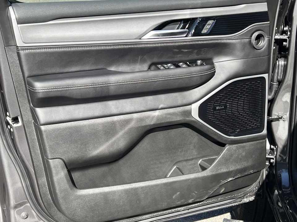 2026 Jeep WS Wagoneer - Image 11 of 21