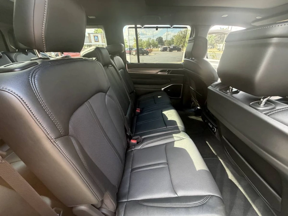 2026 Jeep WS Wagoneer - Image 14 of 25