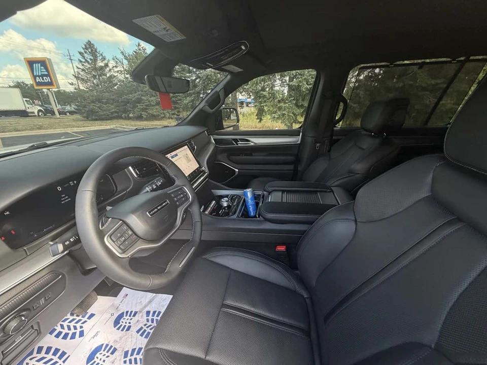 2026 Jeep WS Wagoneer - Image 11 of 25