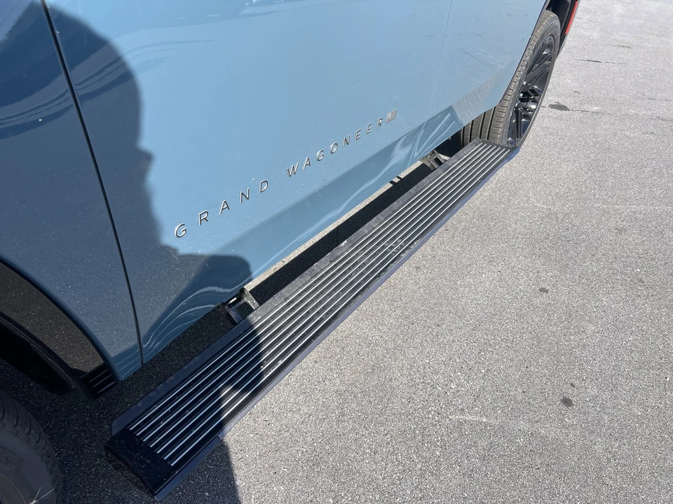 2026 Jeep WS Wagoneer - Image 16 of 31