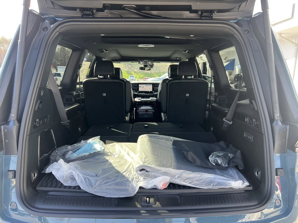 2026 Jeep WS Wagoneer - Image 10 of 31