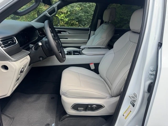 2026 Jeep WS Wagoneer - Image 13 of 31