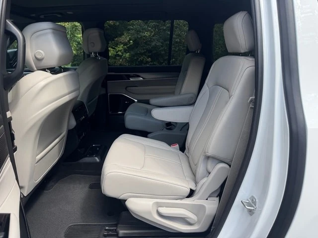 2026 Jeep WS Wagoneer - Image 16 of 31