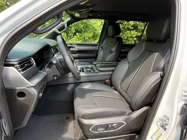 2026 Jeep WS Wagoneer - Image 13 of 31