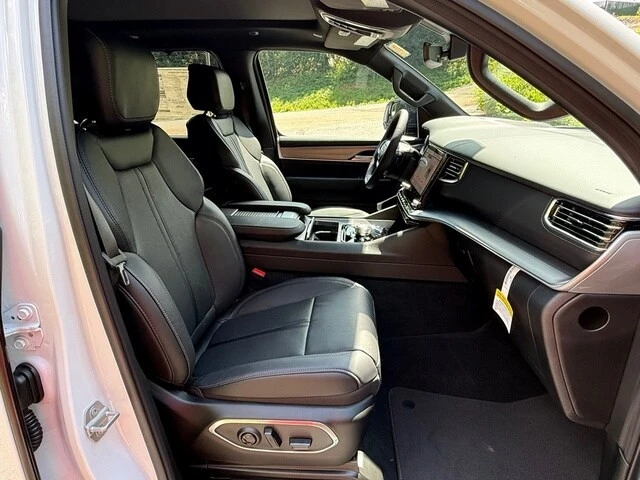 2026 Jeep WS Wagoneer - Image 27 of 31