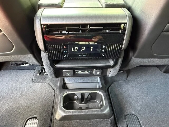 2026 Jeep WS Wagoneer - Image 19 of 31