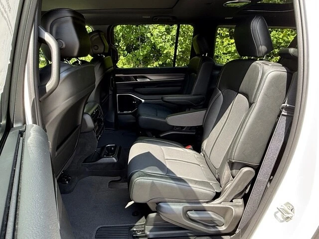 2026 Jeep WS Wagoneer - Image 17 of 31