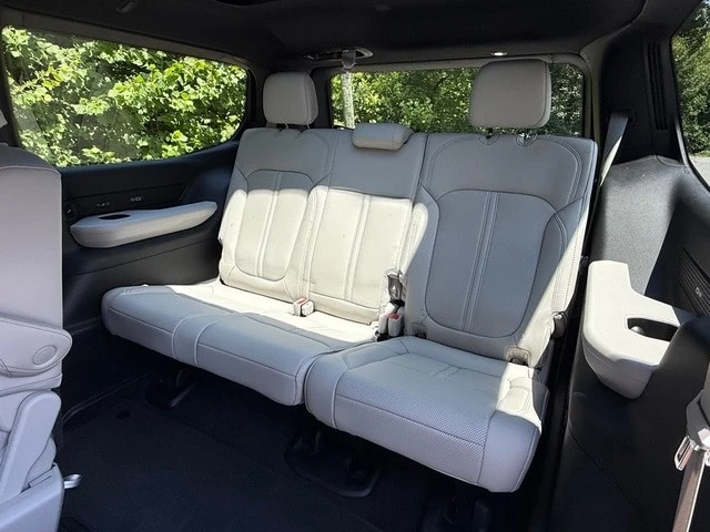 2026 Jeep WS Wagoneer - Image 18 of 31