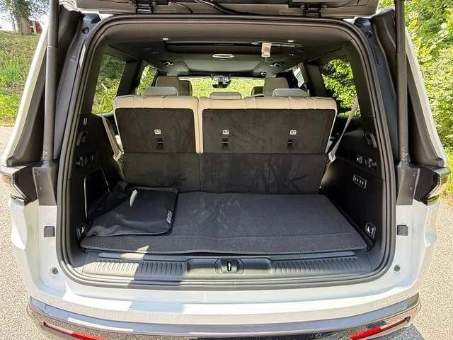 2026 Jeep WS Wagoneer - Image 20 of 31