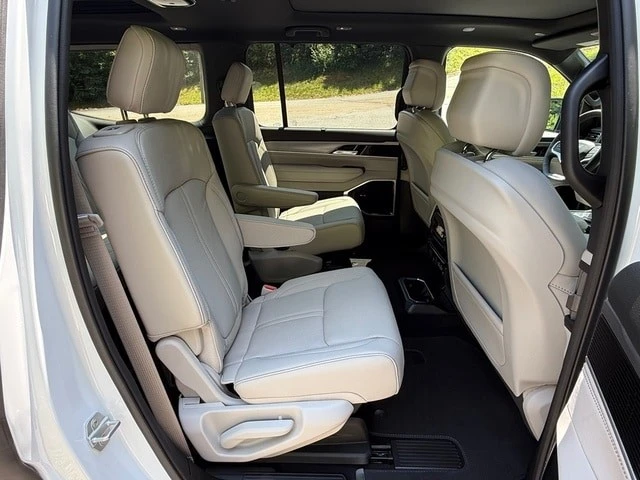 2026 Jeep WS Wagoneer - Image 26 of 31