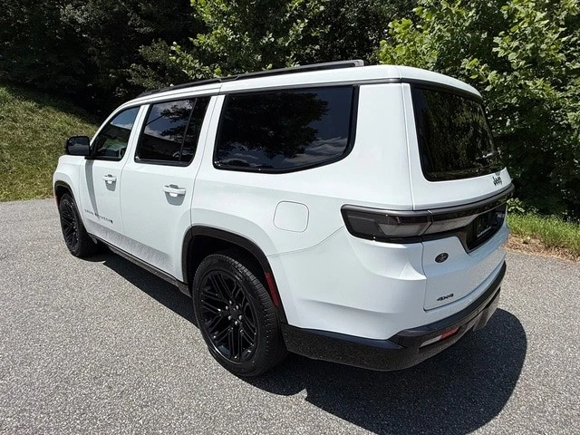 2026 Jeep WS Wagoneer - Image 10 of 31