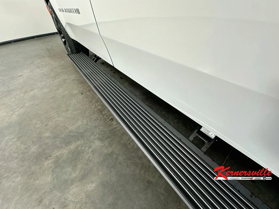 2026 Jeep WS Wagoneer - Image 22 of 23