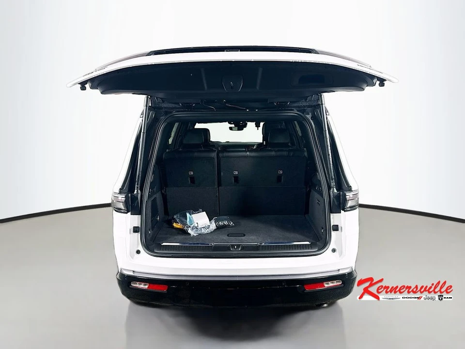 2026 Jeep WS Wagoneer - Image 15 of 21