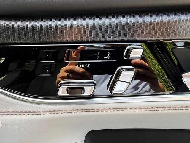 2026 Jeep WS Wagoneer - Image 29 of 31